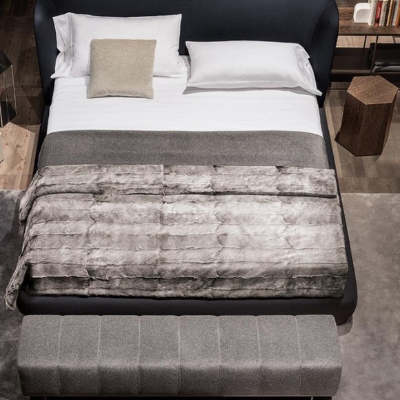 Minotti Kline Plaid Throw - Picture 1 of 4